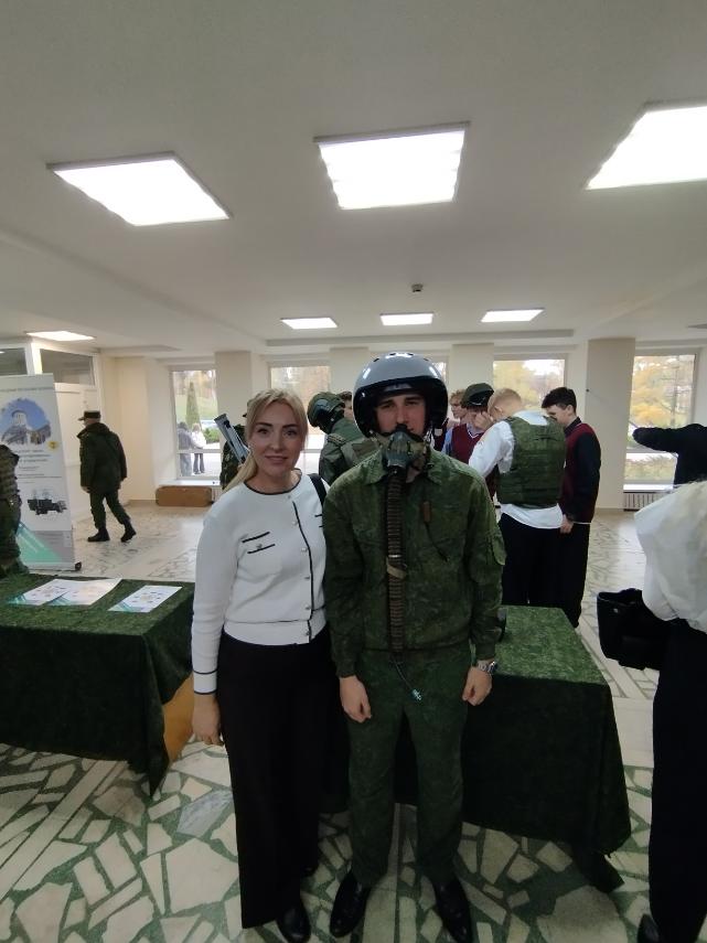 "Будь готов Родине служить"