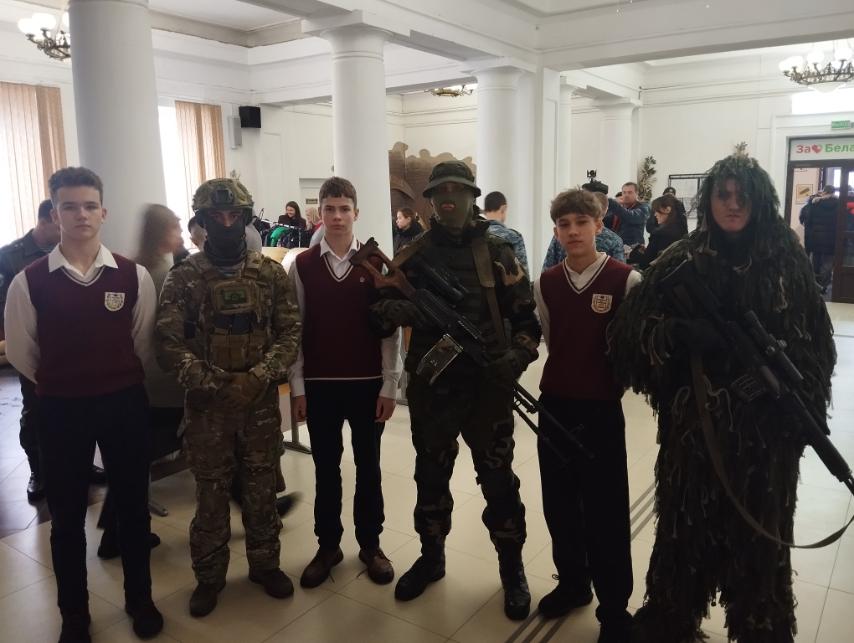 Гимназисты посетили премьеру фильма Григория Азарёнка «ДУША ЗАЩИТНИКА»