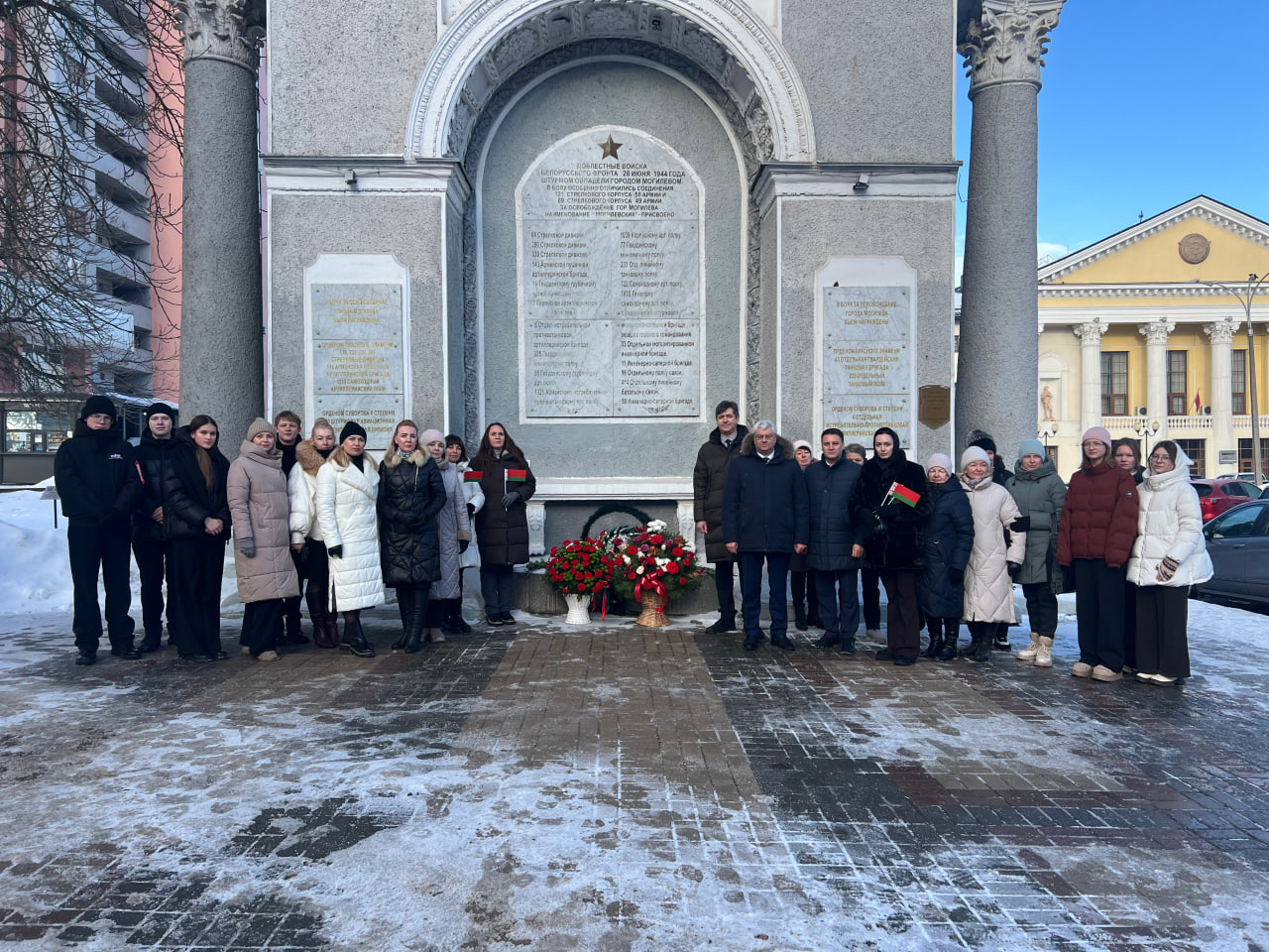 Торжественное возложение